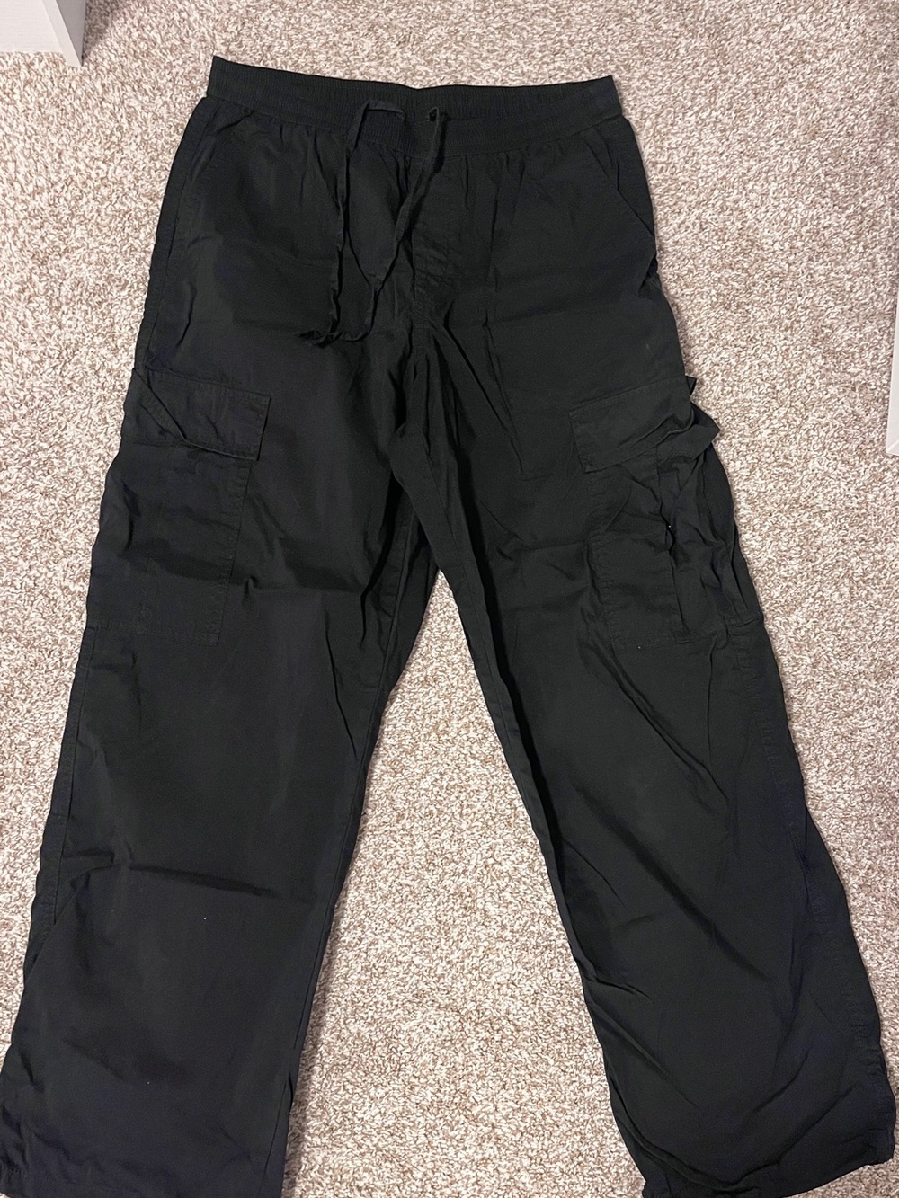 Uniqlo Unisex Black Cargo Pants with Utility Pockets